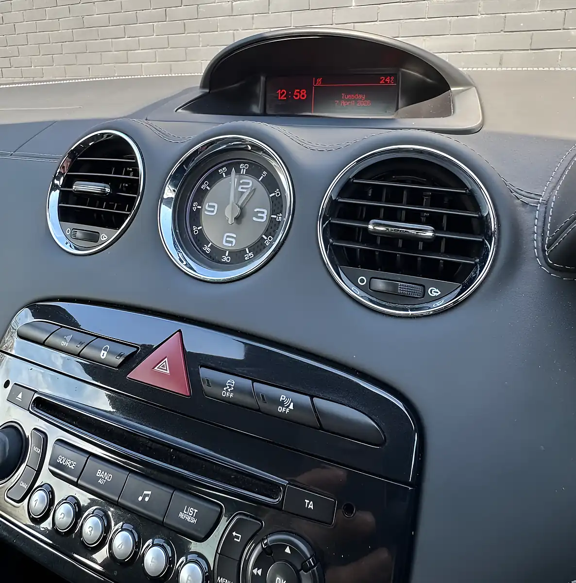 Used 2014 Peugeot Rcz GT White - Interior and Exterior details 20