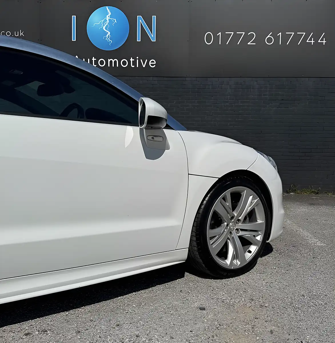 Used 2014 Peugeot Rcz GT White - Interior and Exterior details 6