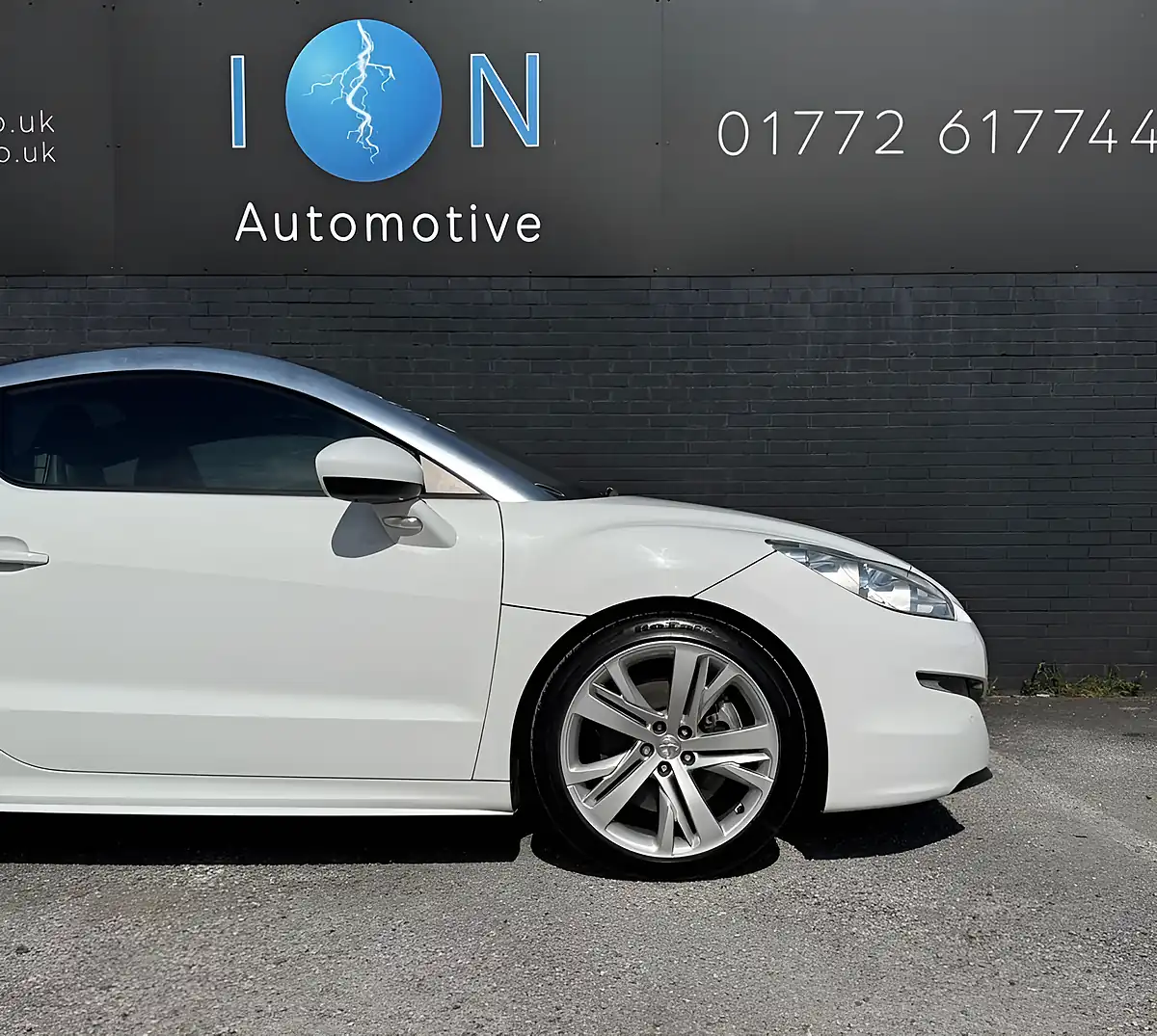 Used 2014 Peugeot Rcz GT White - Interior and Exterior details 9
