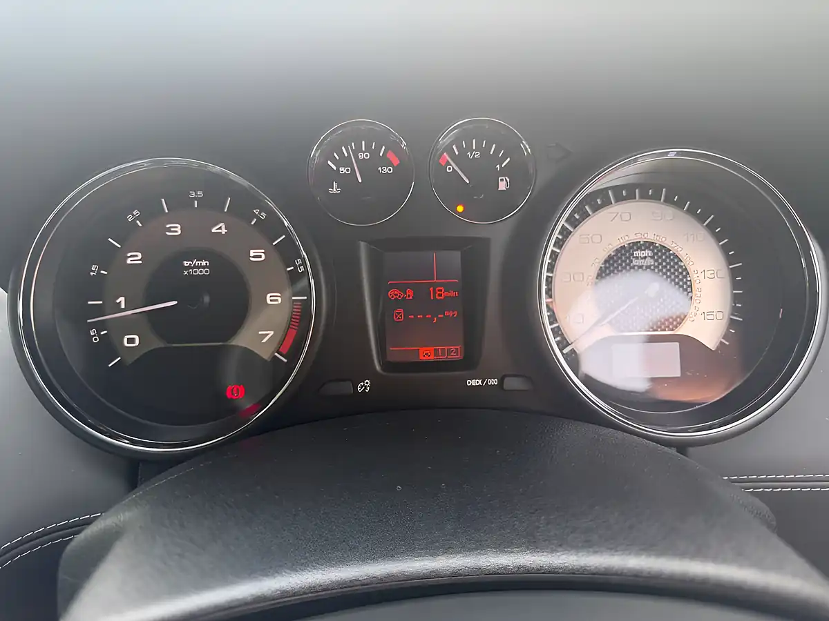 Used 2014 Peugeot Rcz Sport Coupe White - Interior and Exterior details 17