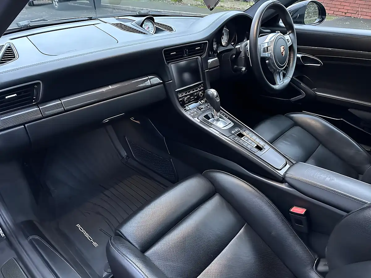 Used 2014 Porsche 911 Turbo S Black - Interior and Exterior details 11