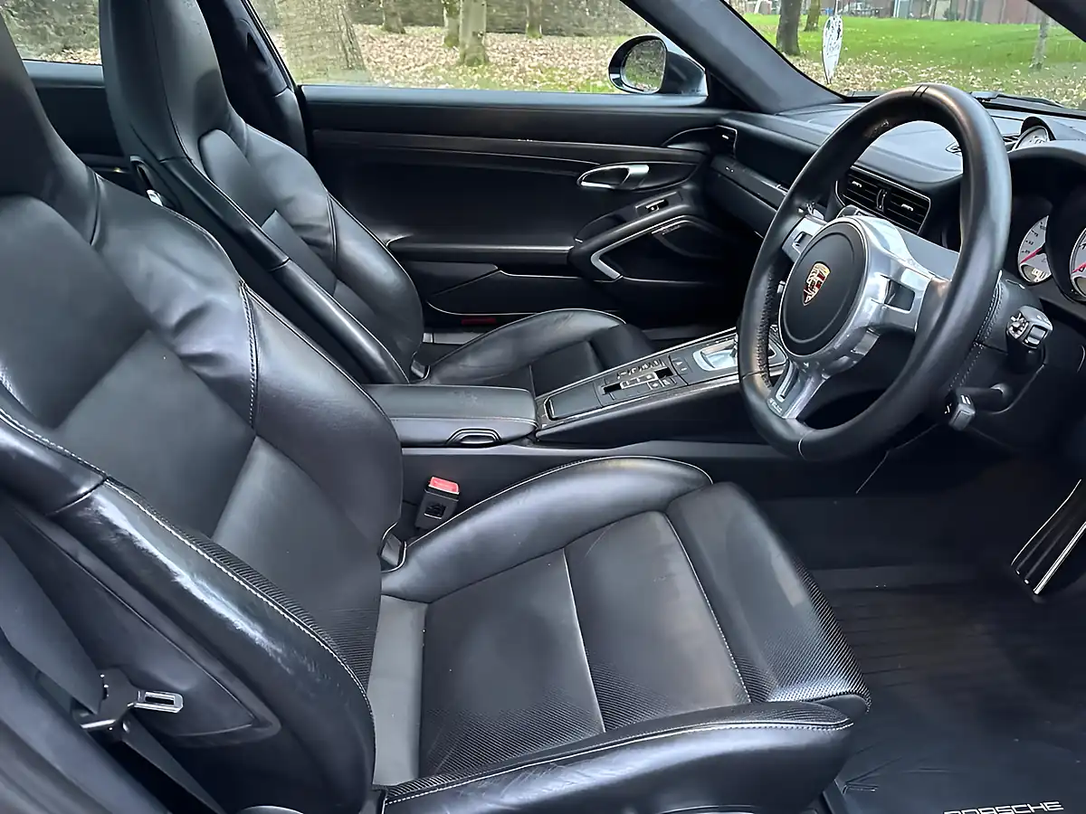 Used 2014 Porsche 911 Turbo S Black - Interior and Exterior details 9