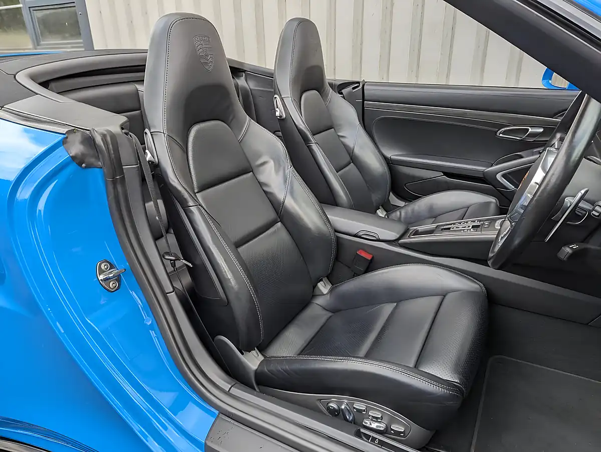 Used 2014 Porsche 911 Turbo S Blue - Interior and Exterior details 6