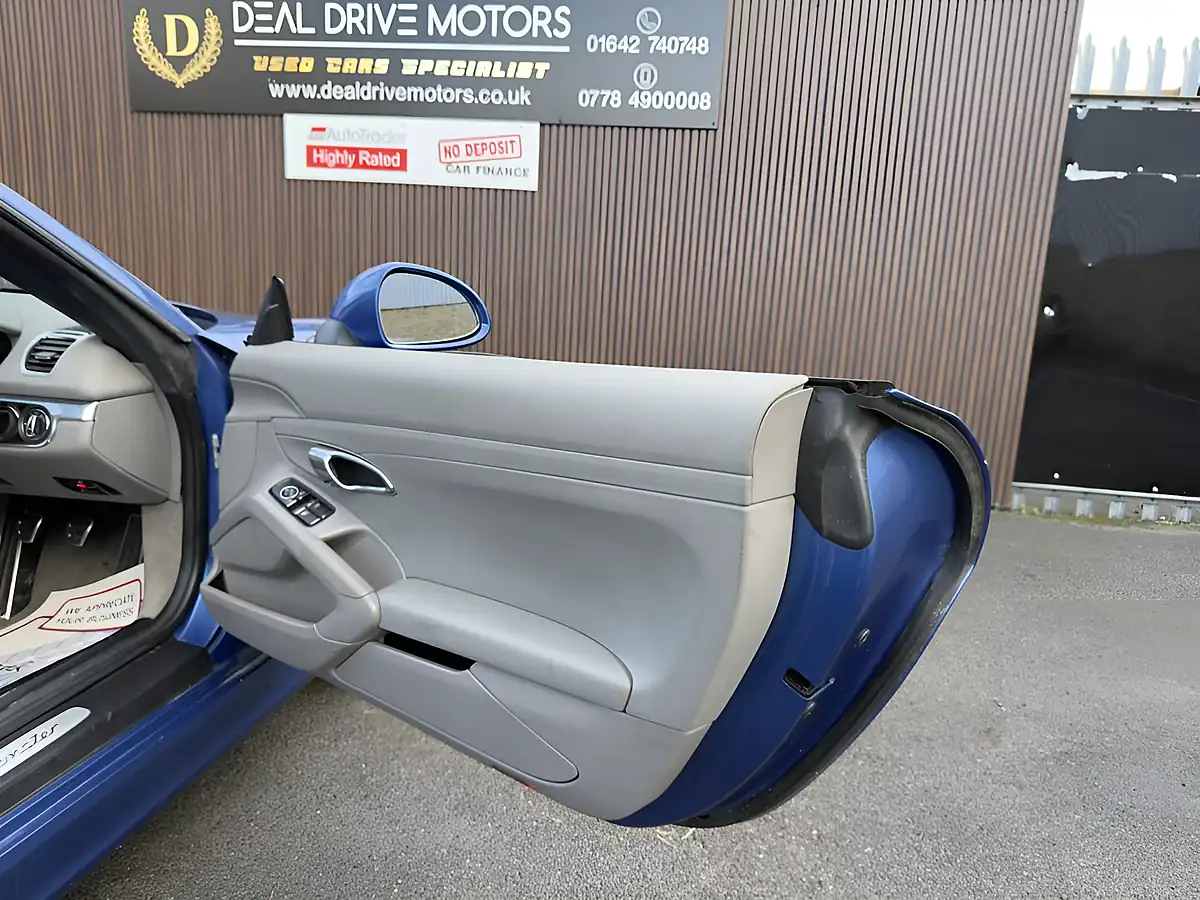 Used 2014 Porsche Boxster 981 Blue - Interior and Exterior details 17