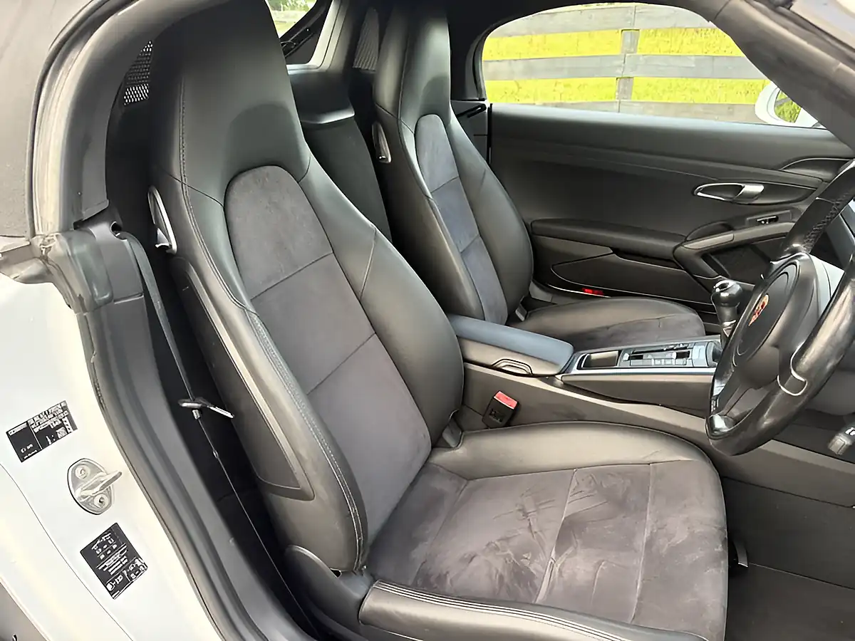 Used 2014 Porsche Boxster 981 Carrera White - Interior and Exterior details 15