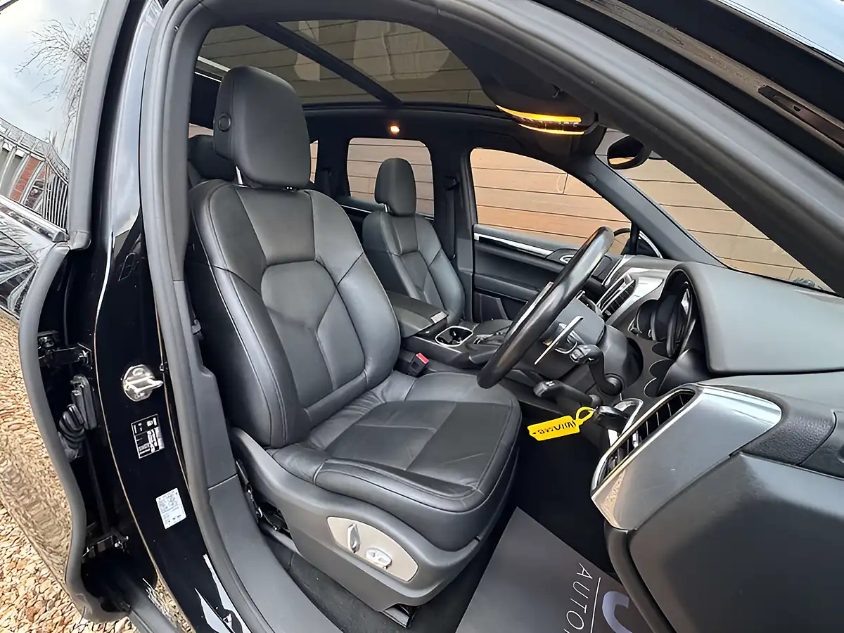 Used 2014 Porsche Cayenne Platinum Edition Black - Interior and Exterior details 16