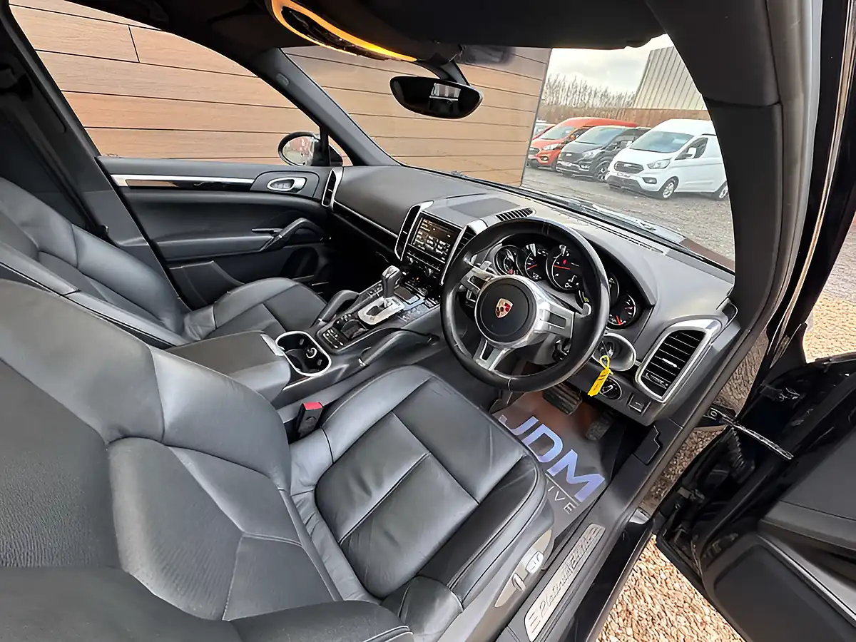 Used 2014 Porsche Cayenne Platinum Edition Black - Interior and Exterior details 17