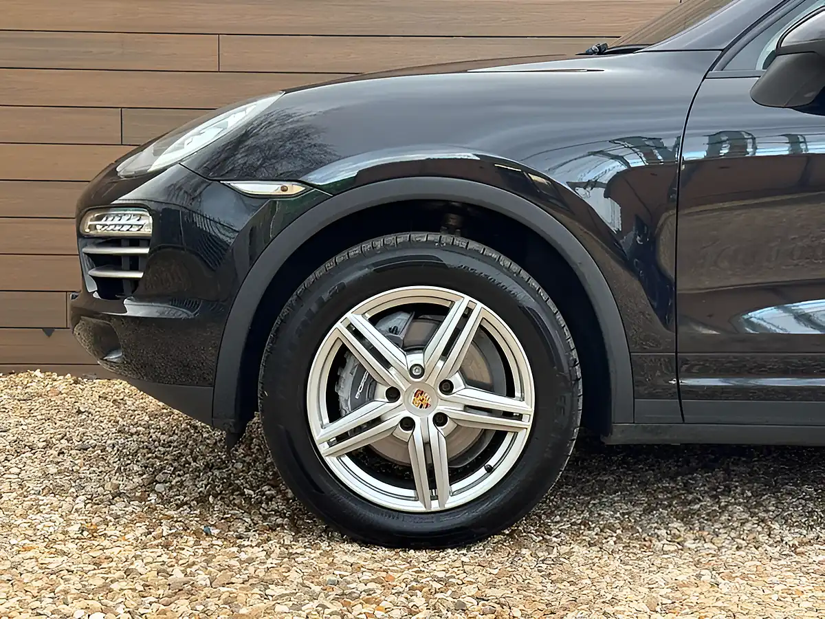 Used 2014 Porsche Cayenne Platinum Edition Black - Interior and Exterior details 9