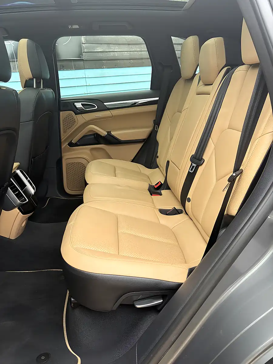Used 2014 Porsche Cayenne Platinum Edition Meteor Grey - Interior and Exterior details 10