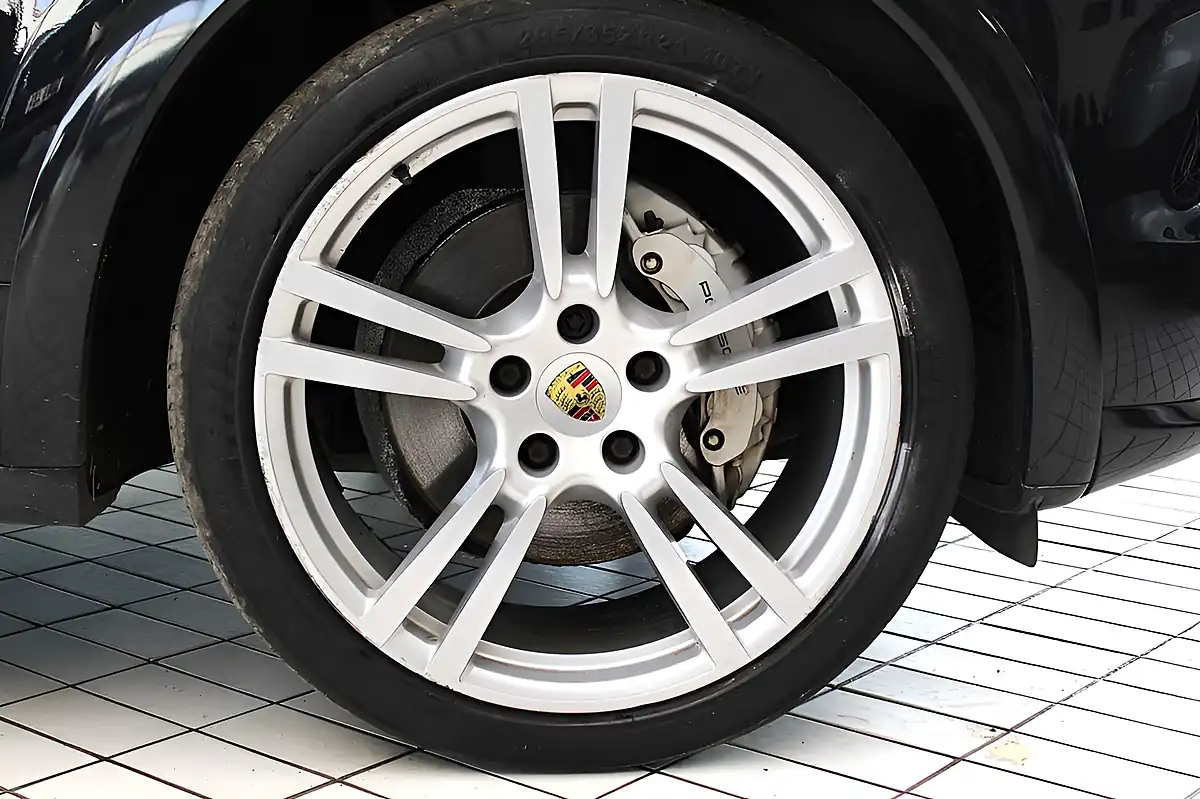 Used 2014 Porsche Cayenne S Black - Interior and Exterior details 11
