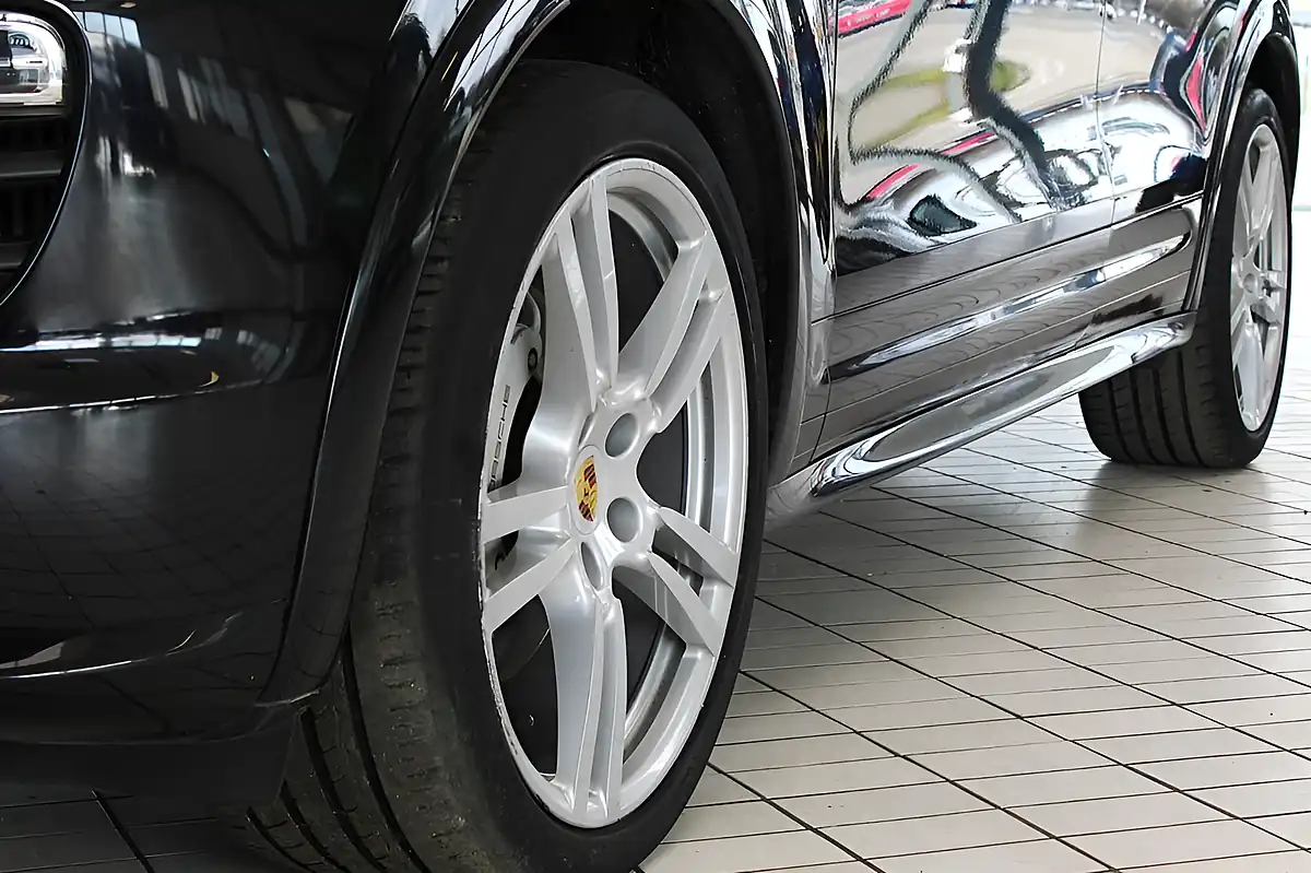 Used 2014 Porsche Cayenne S Black - Interior and Exterior details 6