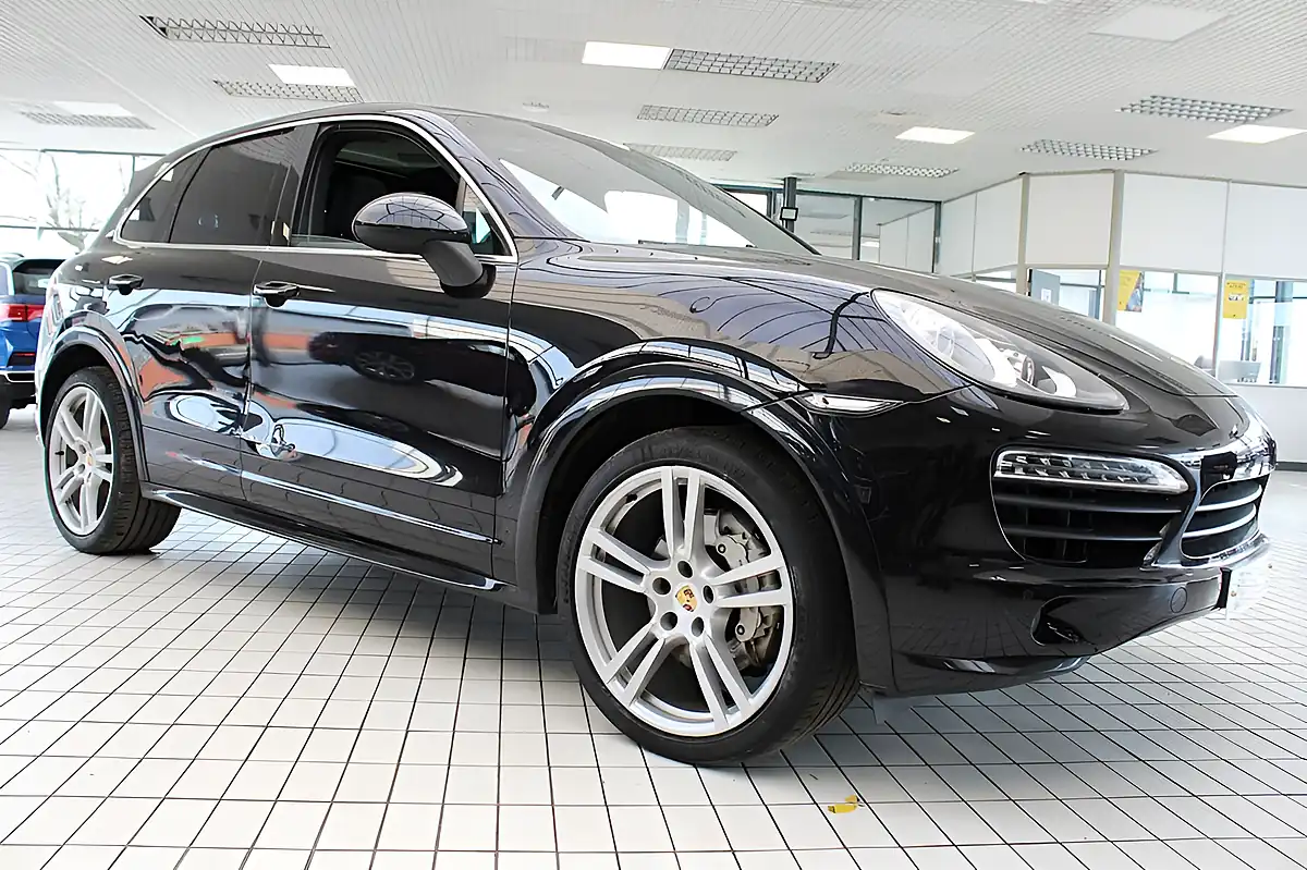 Used 2014 Porsche Cayenne S Black - Interior and Exterior details 9