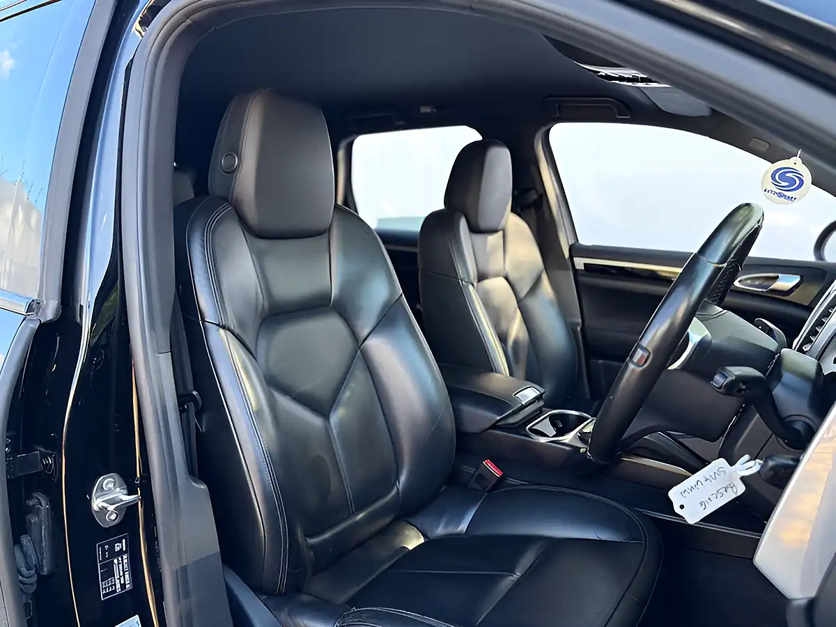 Used 2014 Porsche Cayenne S Black - Interior and Exterior details 10