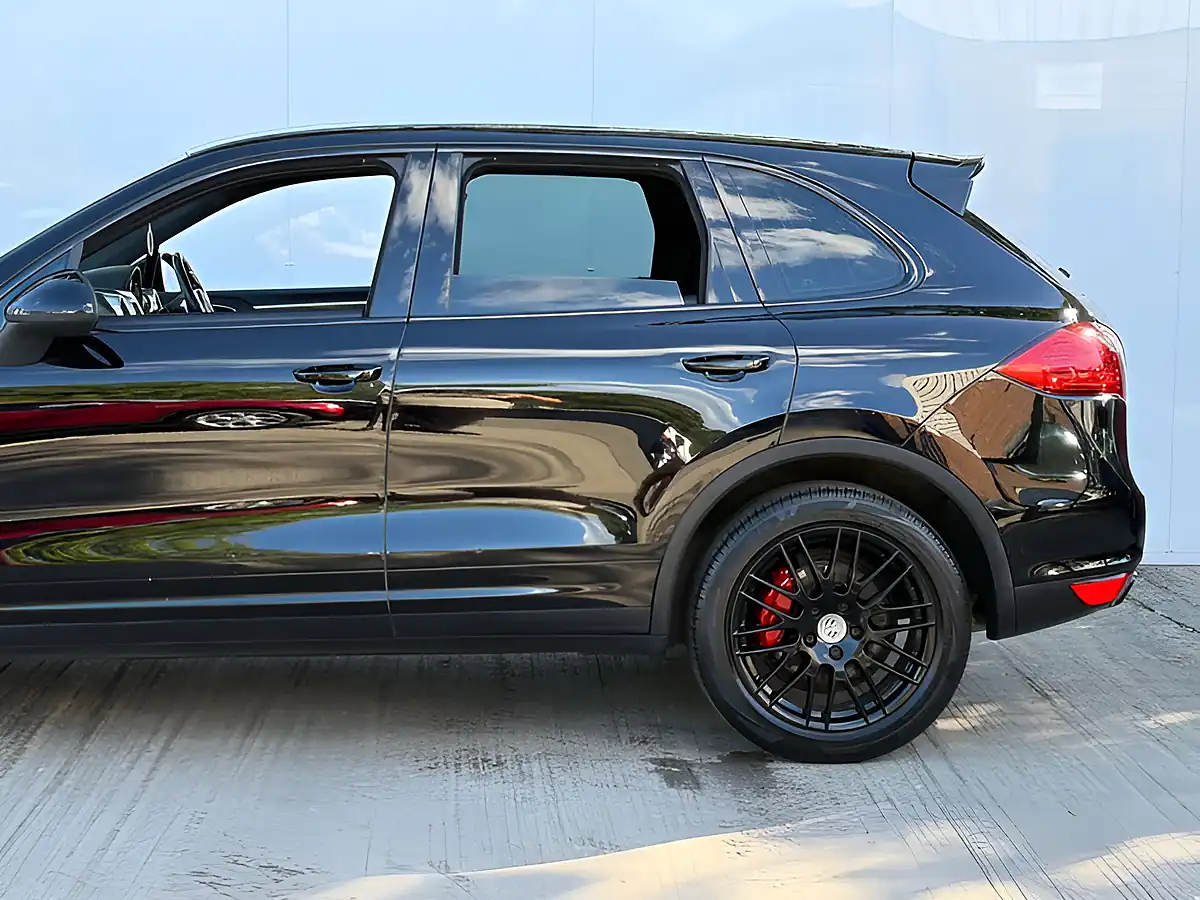 Used 2014 Porsche Cayenne S Black - Interior and Exterior details 17