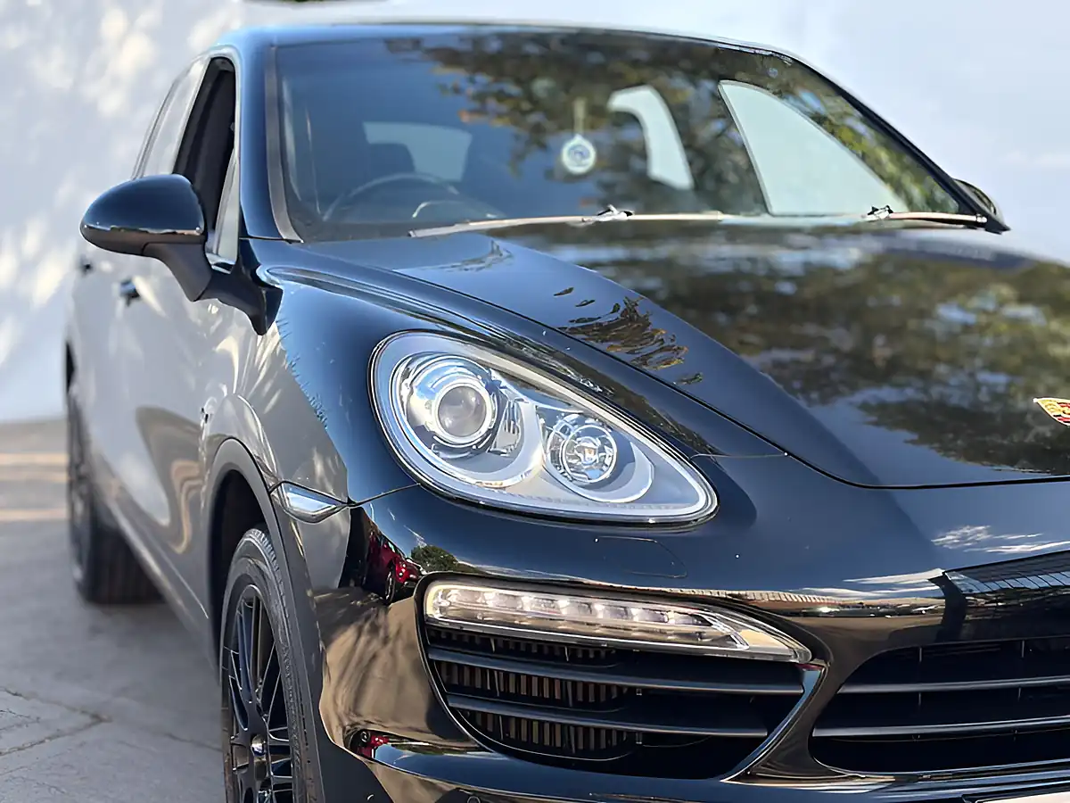Used 2014 Porsche Cayenne S Black - Interior and Exterior details 7