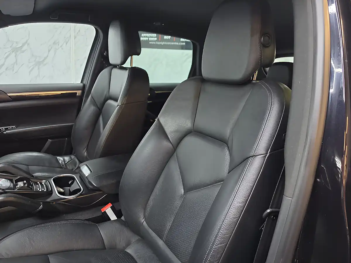 Used 2014 Porsche Cayenne Tiptronic 4WD Black - Interior and Exterior details 14