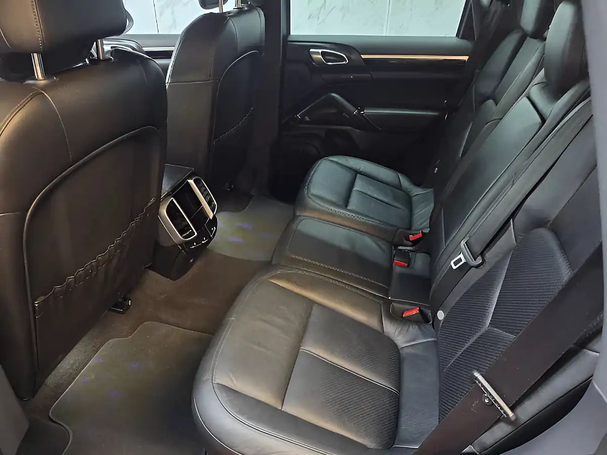 Used 2014 Porsche Cayenne Tiptronic 4WD Black - Interior and Exterior details 18