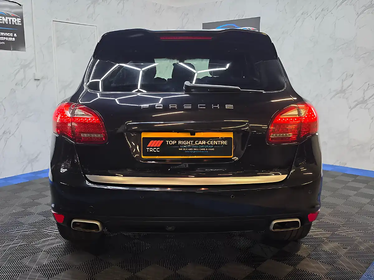 Used 2014 Porsche Cayenne Tiptronic 4WD Black - Interior and Exterior details 5