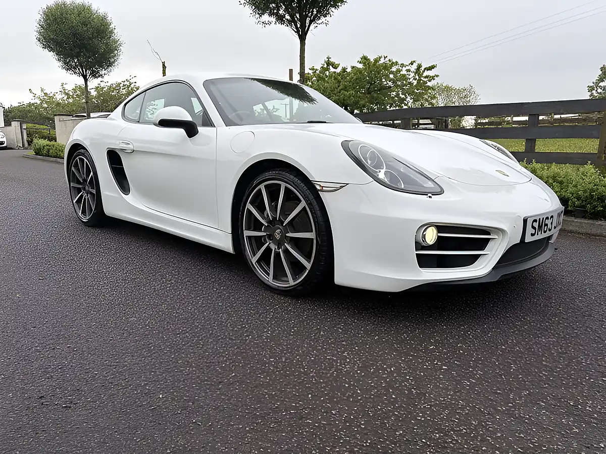 Used 2014 Porsche Cayman Carrera White - Interior and Exterior details 3