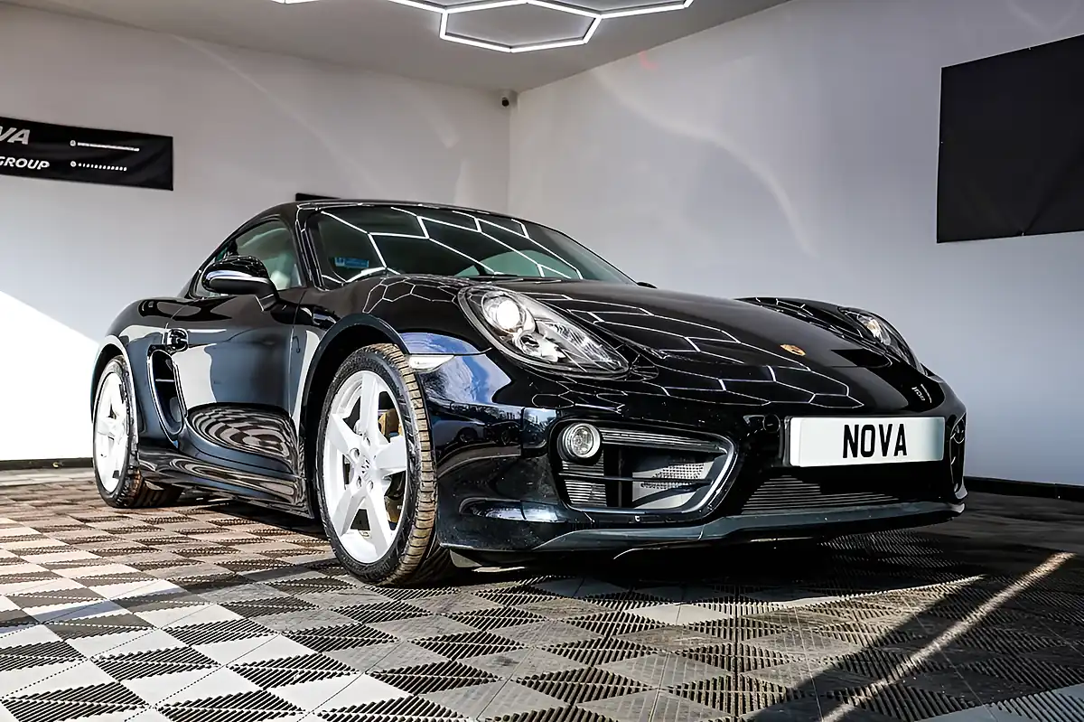 Used 2014 Porsche Cayman Coupe Black - Interior and Exterior details 3