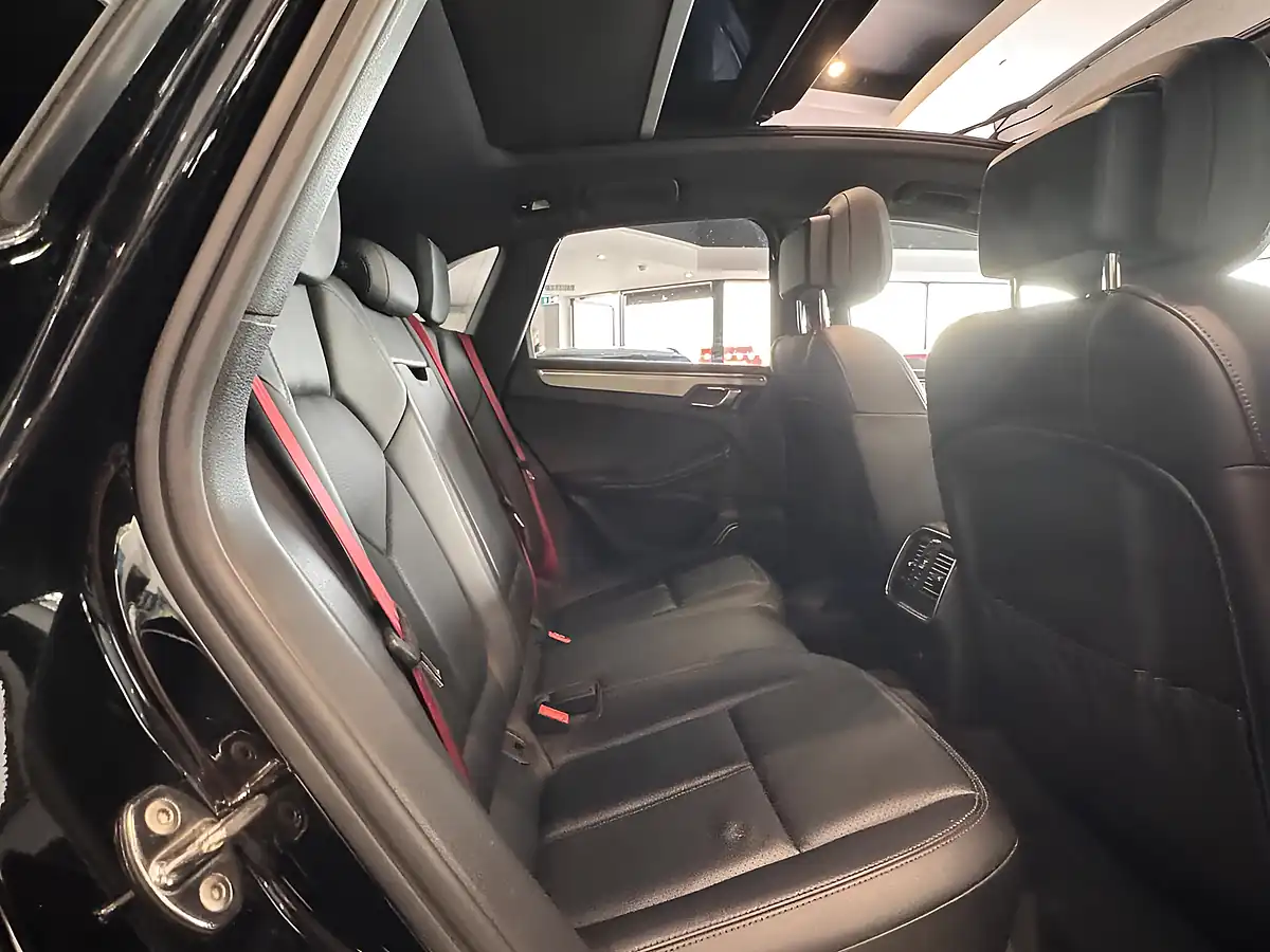 Used 2014 Porsche Macan S Black - Interior and Exterior details 10