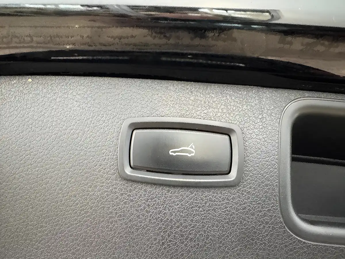 Used 2014 Porsche Macan S Black - Interior and Exterior details 11
