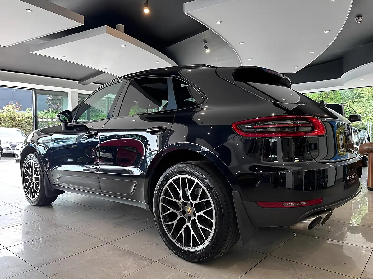 Used 2014 Porsche Macan S Black - Interior and Exterior details 2