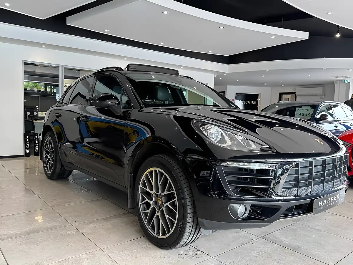 Used 2014 Porsche Macan S Black - Interior and Exterior details 9