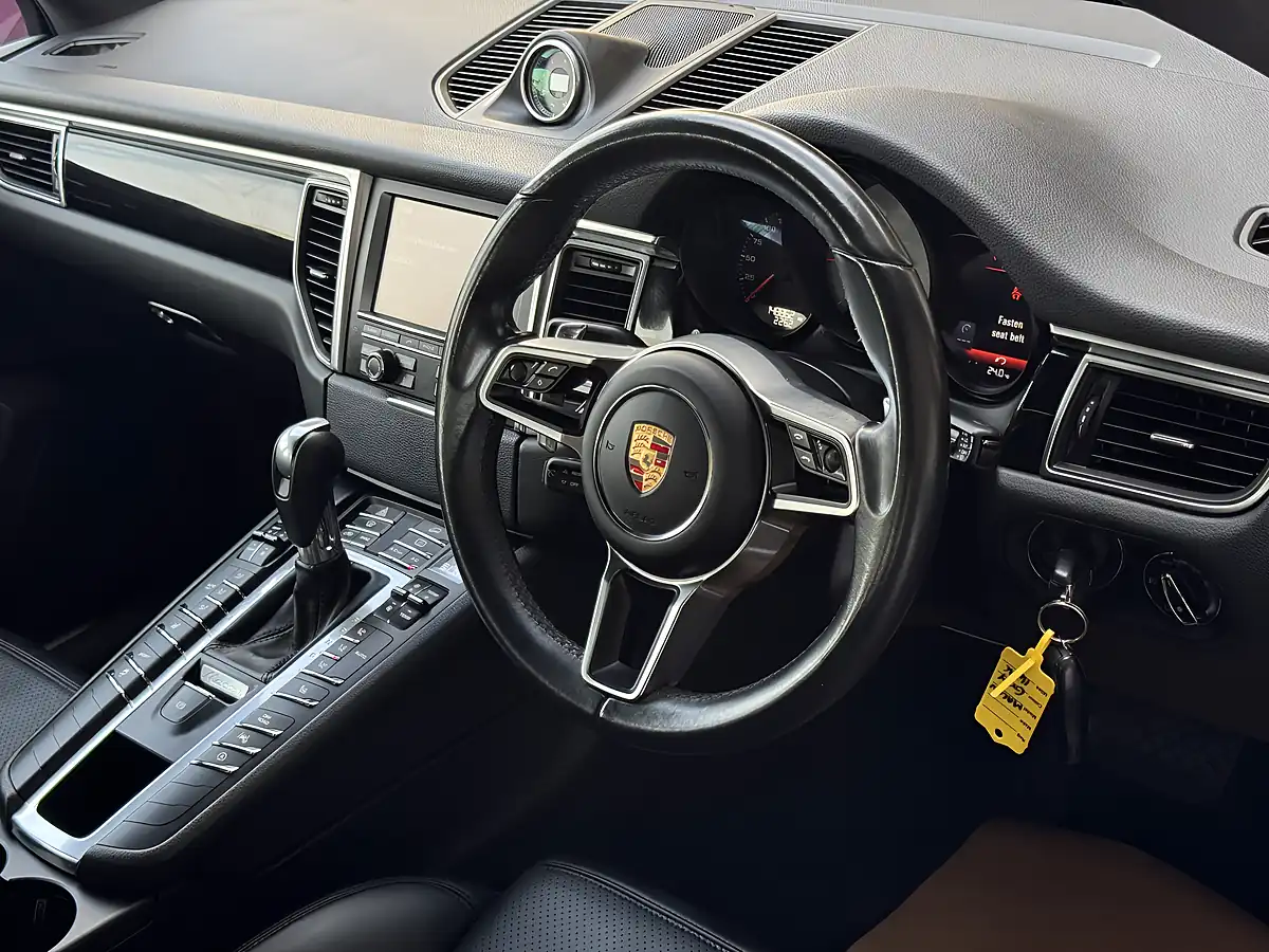 Used 2014 Porsche Macan S Grey - Interior and Exterior details 14
