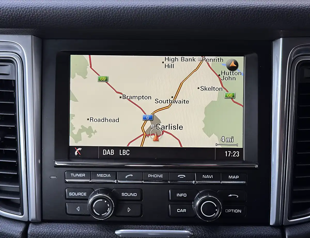 Used 2014 Porsche Macan S Grey - Interior and Exterior details 17