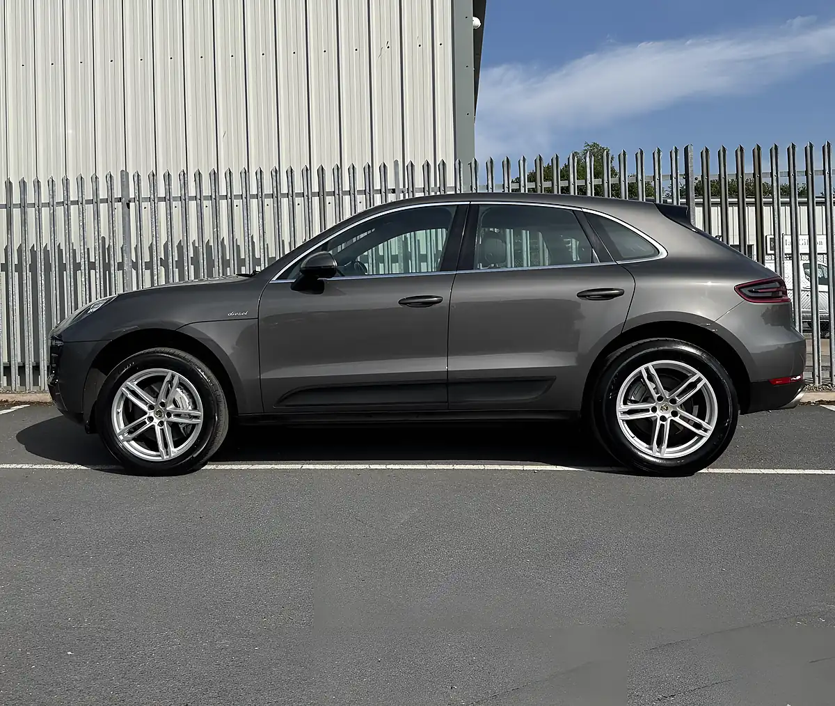Used 2014 Porsche Macan S Grey - Interior and Exterior details 8