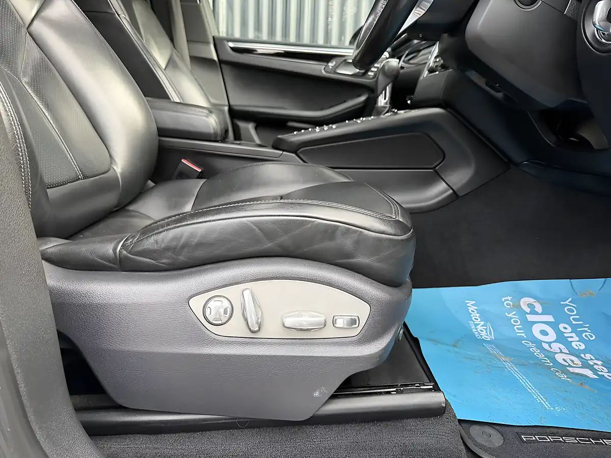 Used 2014 Porsche Macan S Silver - Interior and Exterior details 11