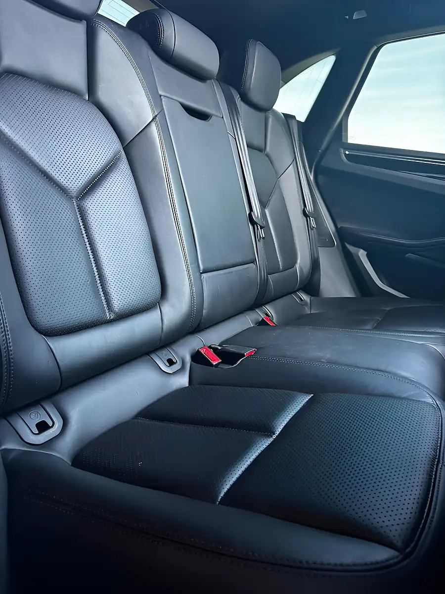 Used 2014 Porsche Macan S Silver - Interior and Exterior details 13