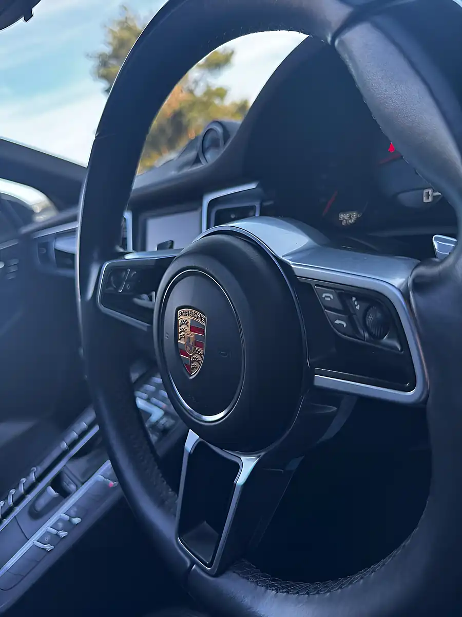Used 2014 Porsche Macan S Silver - Interior and Exterior details 7