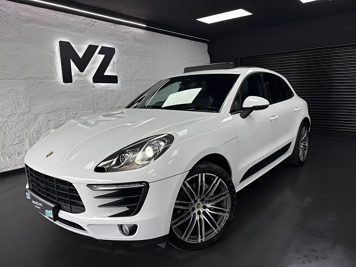Used 2014 Porsche Macan S White - Front View