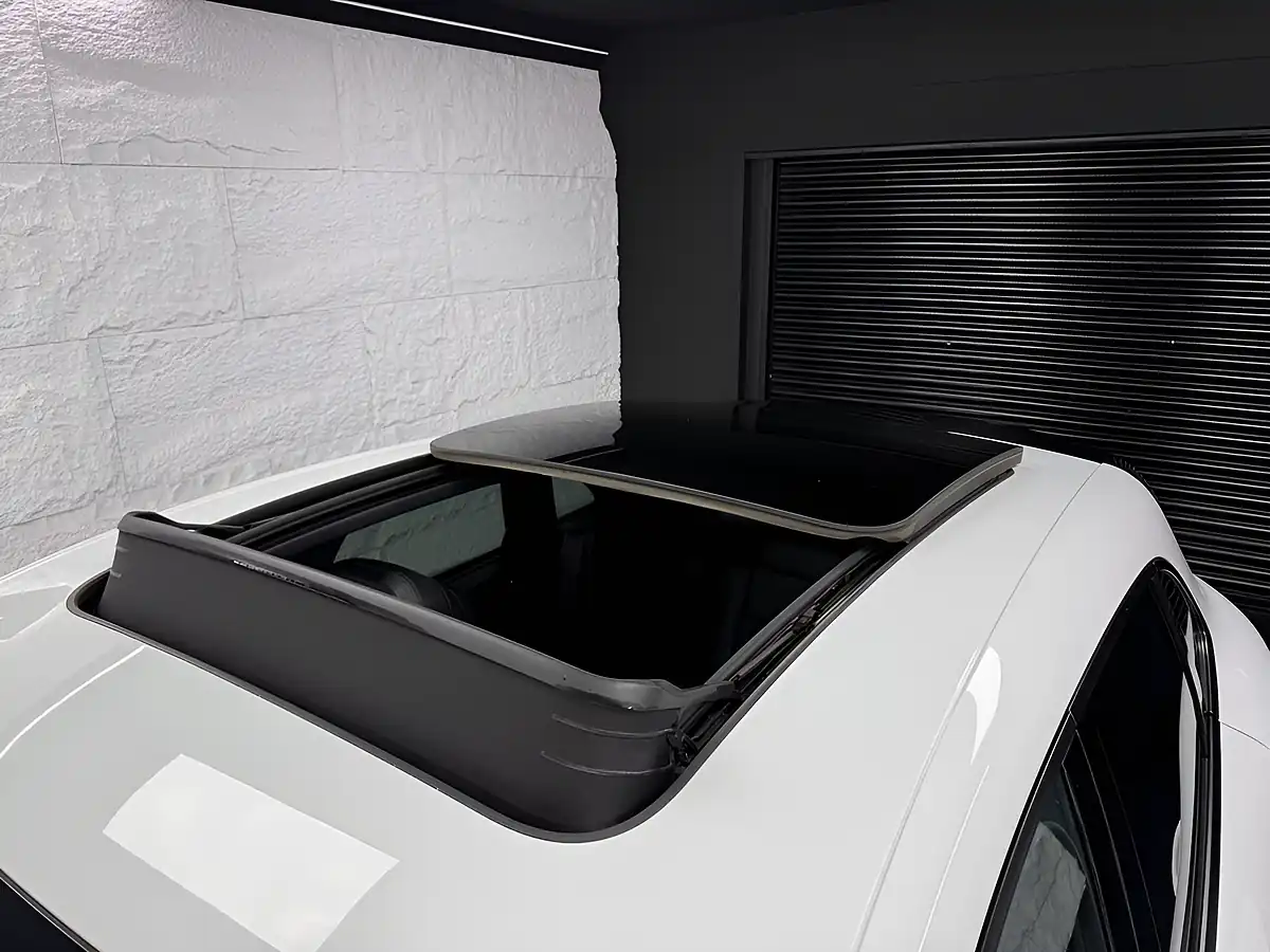 Used 2014 Porsche Macan S White - Interior and Exterior details 16