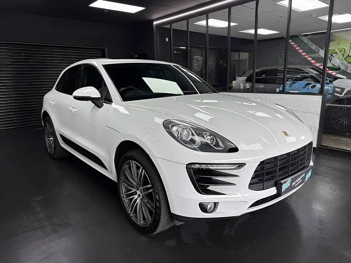 Used 2014 Porsche Macan S White - Interior and Exterior details 6