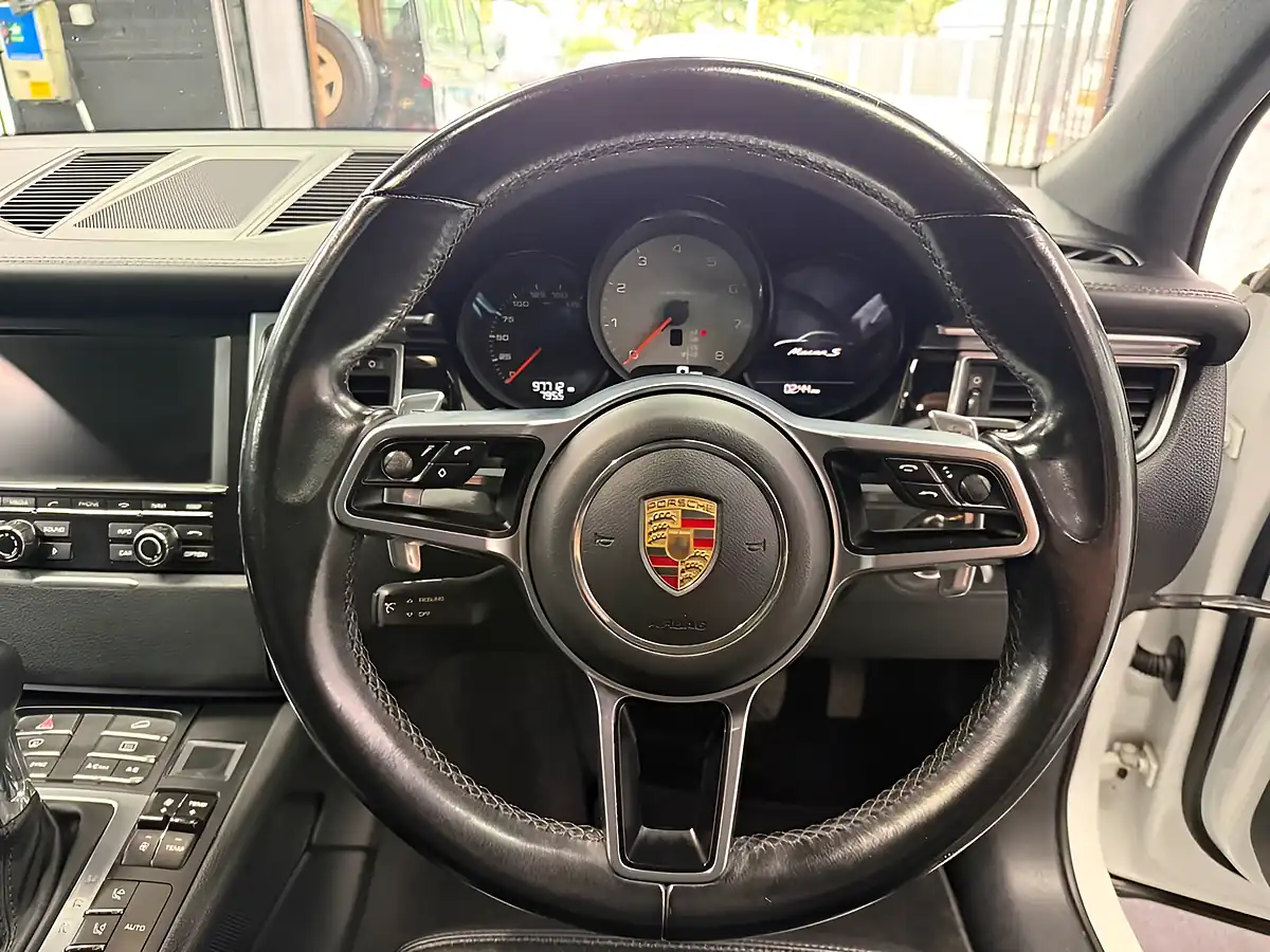 Used 2014 Porsche Macan S White - Interior and Exterior details 7