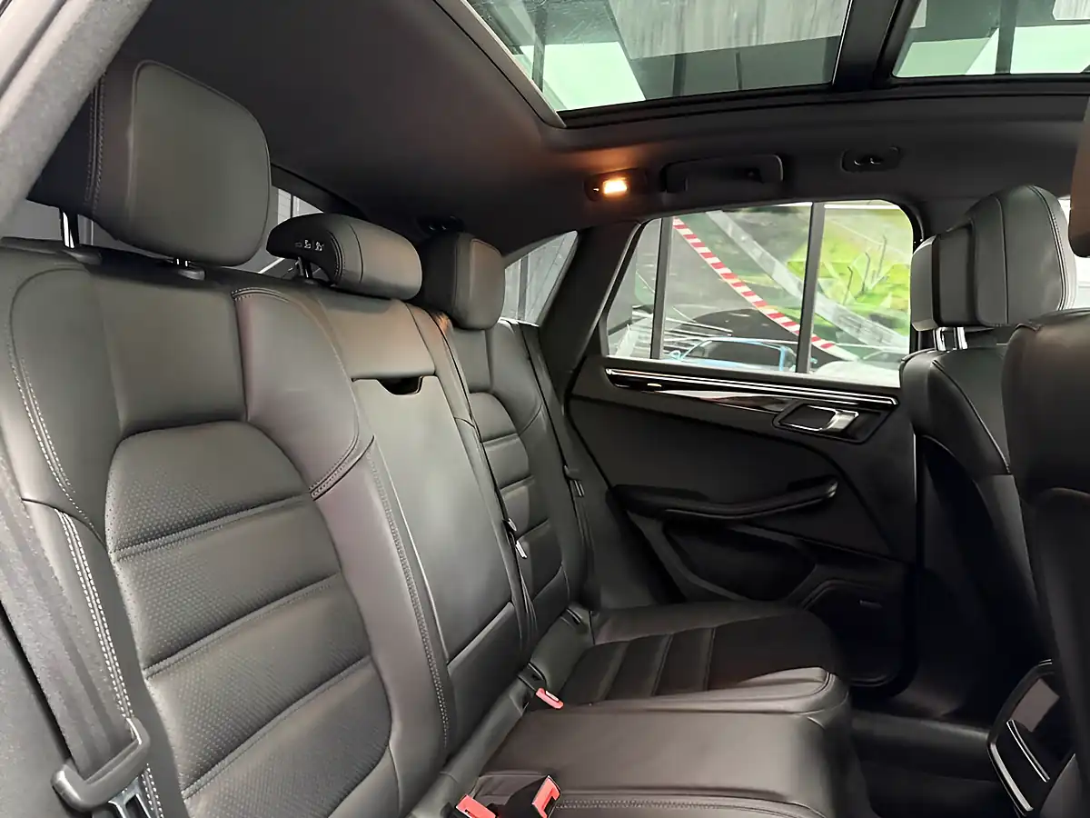 Used 2014 Porsche Macan S White - Interior and Exterior details 9