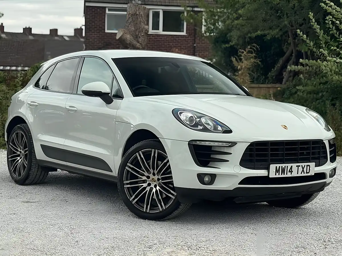 Used 2014 Porsche Macan S White - Front View