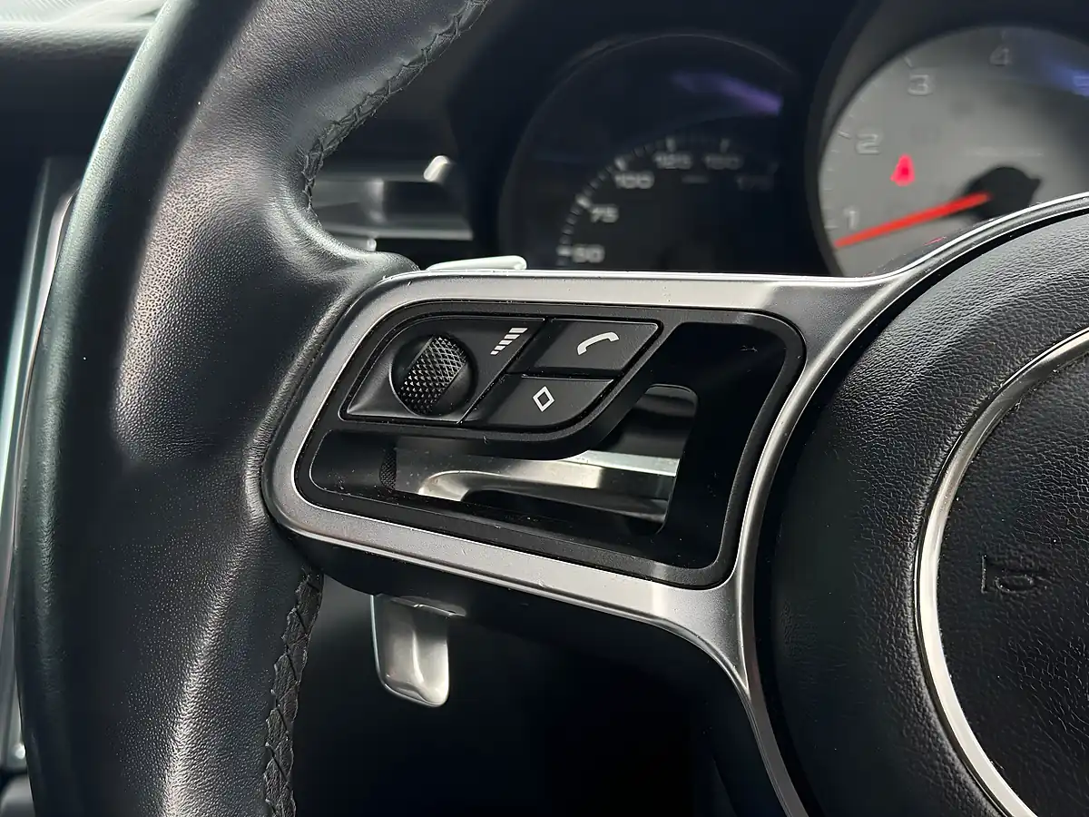 Used 2014 Porsche Macan S White - Interior and Exterior details 12