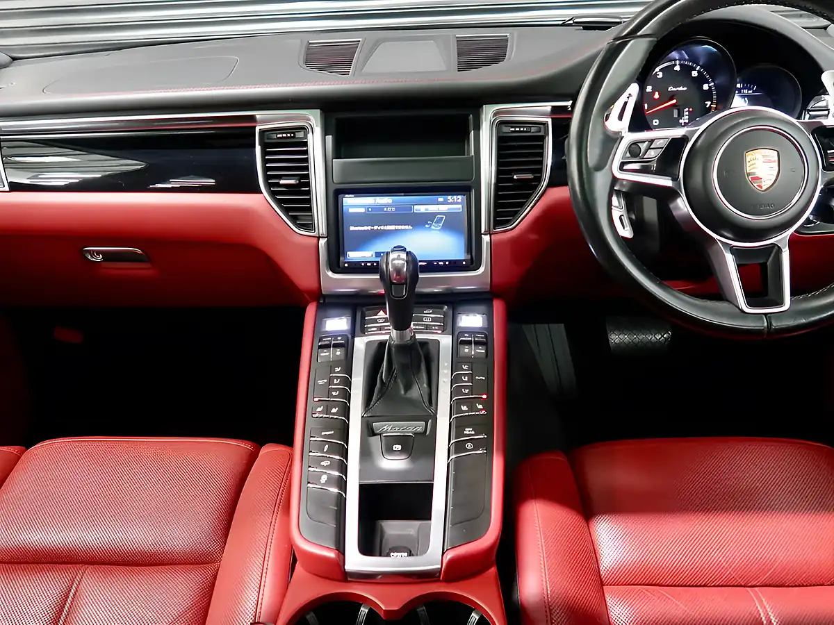 Used 2014 Porsche Macan Turbo Black - Interior and Exterior details 14