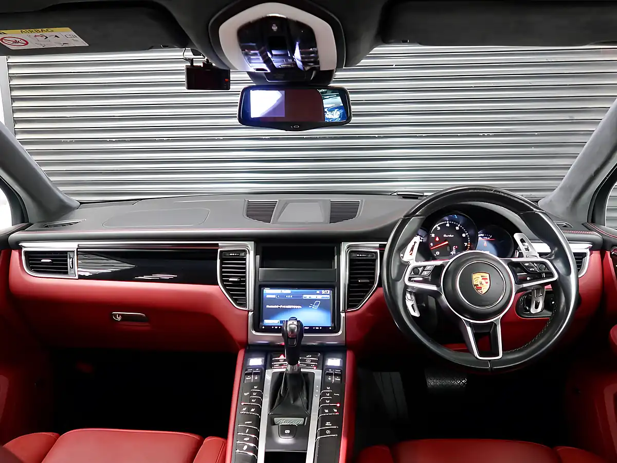 Used 2014 Porsche Macan Turbo Black - Interior and Exterior details 15