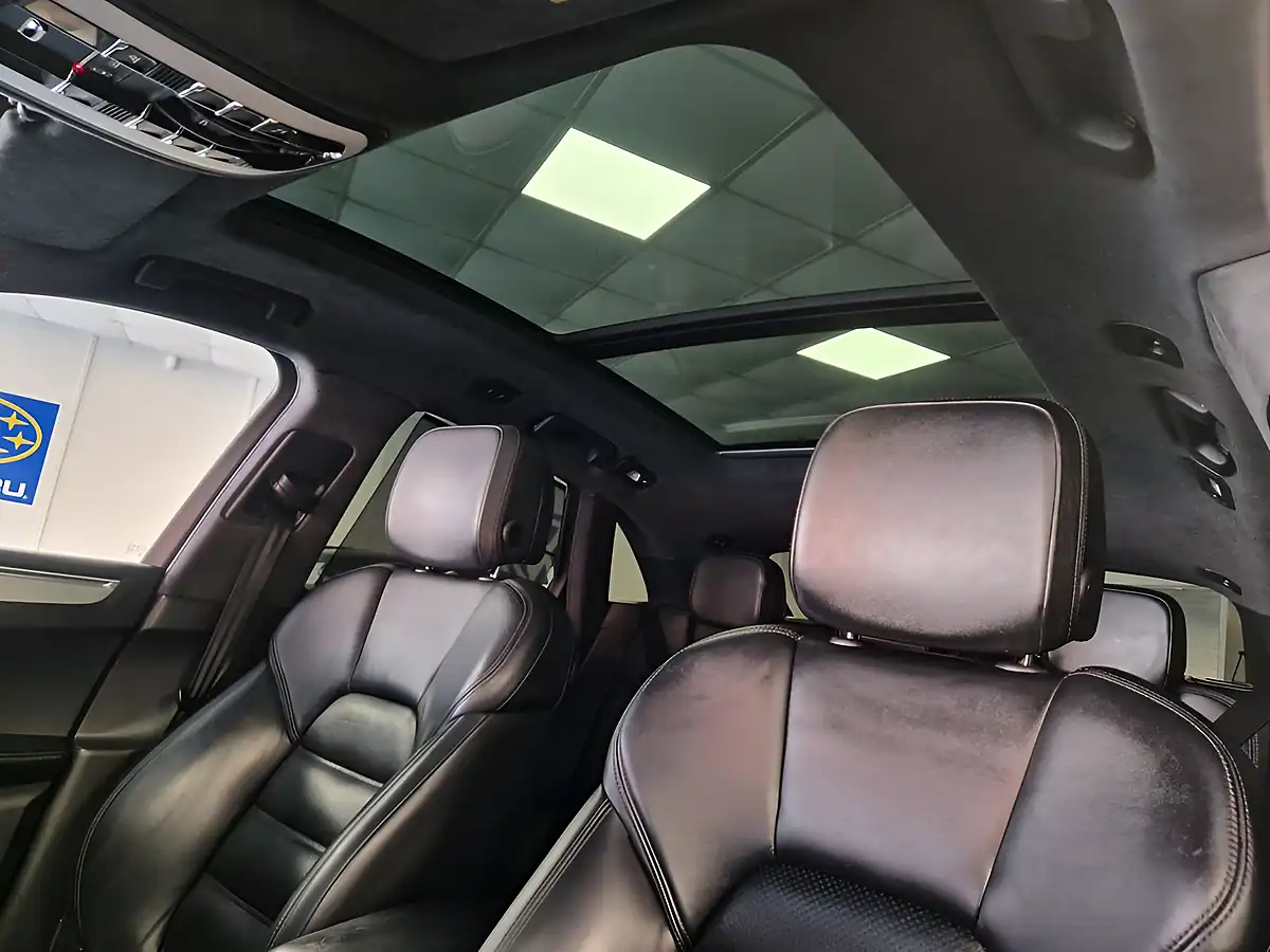 Used 2014 Porsche Macan Turbo Silver - Interior and Exterior details 15