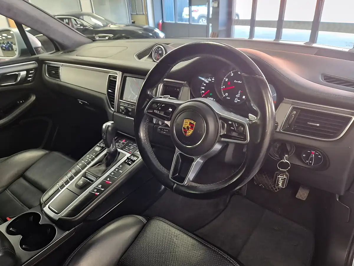 Used 2014 Porsche Macan Turbo Silver - Interior and Exterior details 17