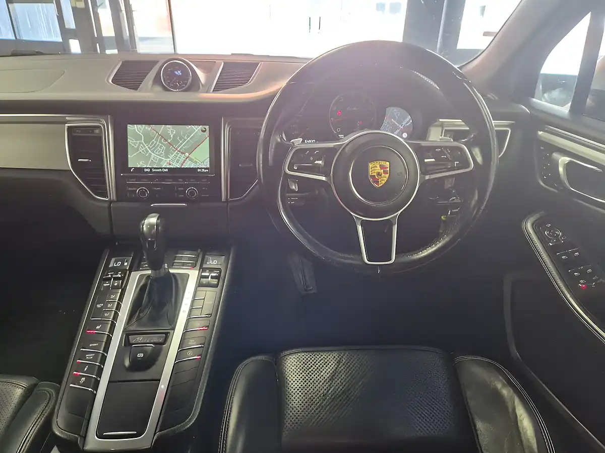 Used 2014 Porsche Macan Turbo Silver - Interior and Exterior details 19