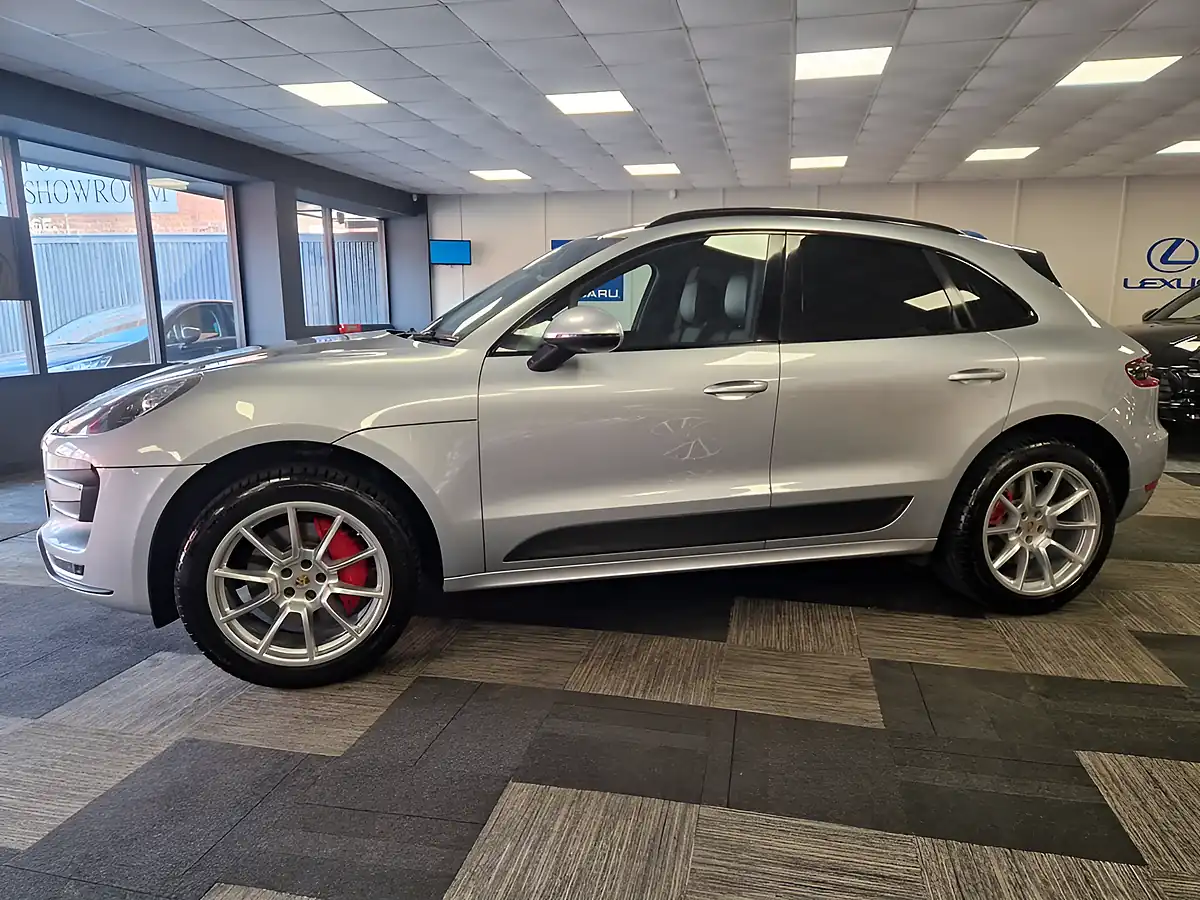 Used 2014 Porsche Macan Turbo Silver - Interior and Exterior details 5