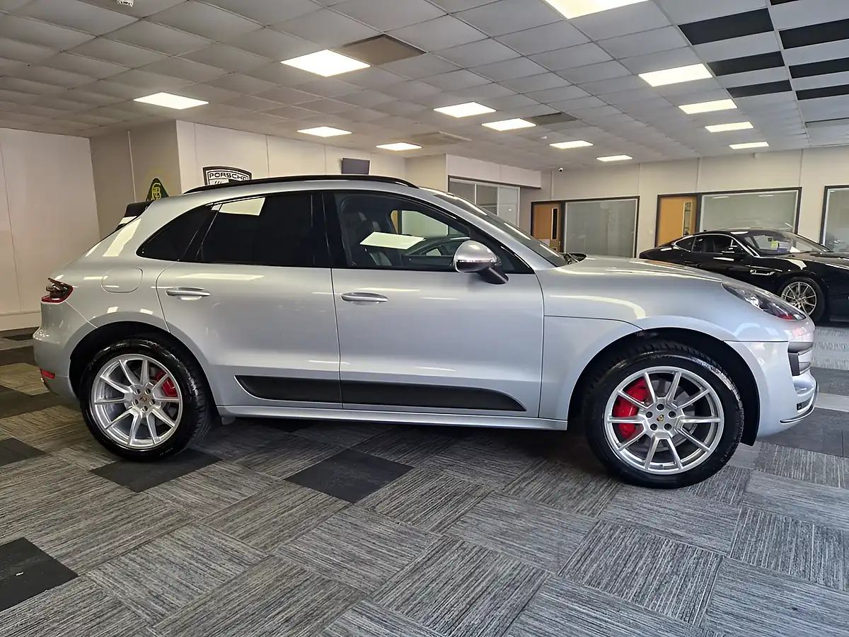 Used 2014 Porsche Macan Turbo Silver - Interior and Exterior details 6