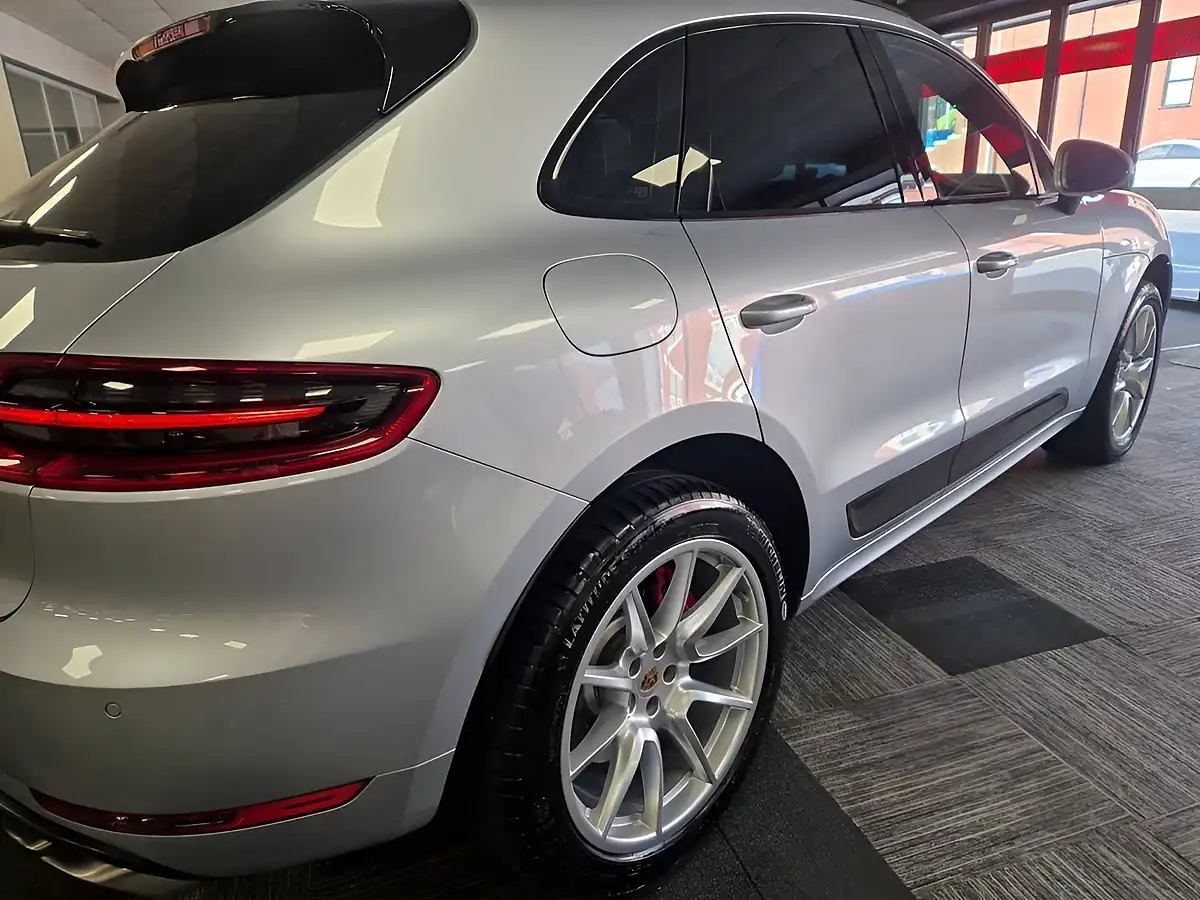 Used 2014 Porsche Macan Turbo Silver - Interior and Exterior details 7