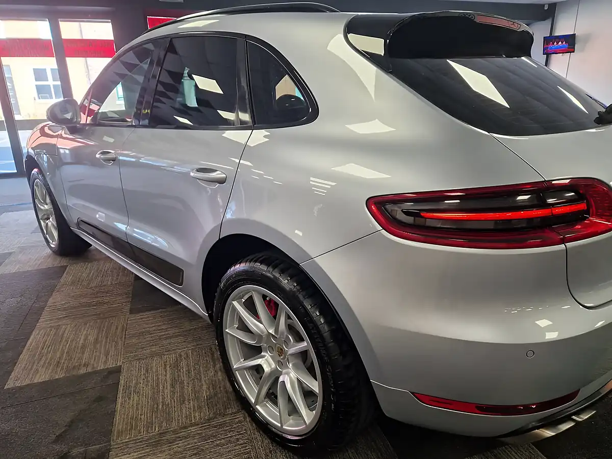Used 2014 Porsche Macan Turbo Silver - Interior and Exterior details 8